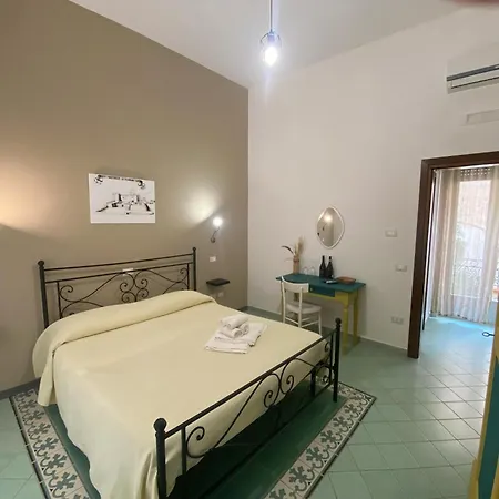 Le 5 Torri 3* טראפאני